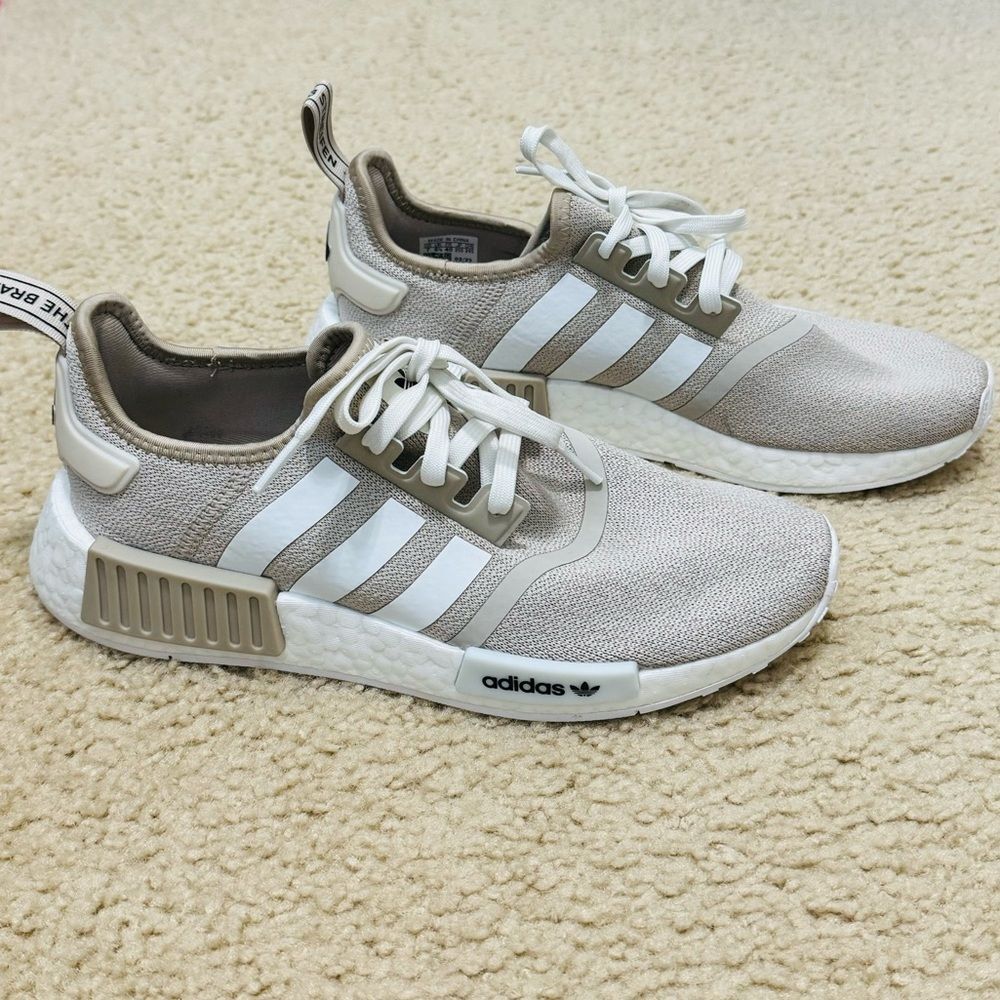 NWT Adidas Originals NMD R1 Big Kids Sneakers in Wonder Beige/White Sz 7
